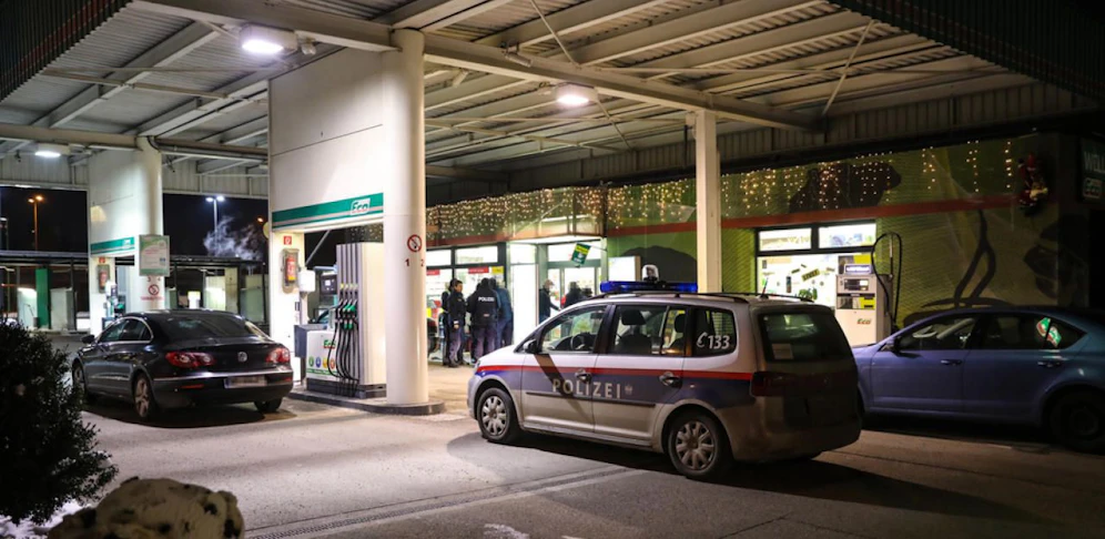 Symbolbild: Ermittlungen nach einem Tankstellenüberfall.