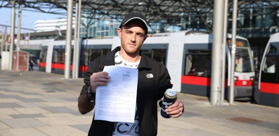 Daniel G. sagt: Das Dosenbier war zu.