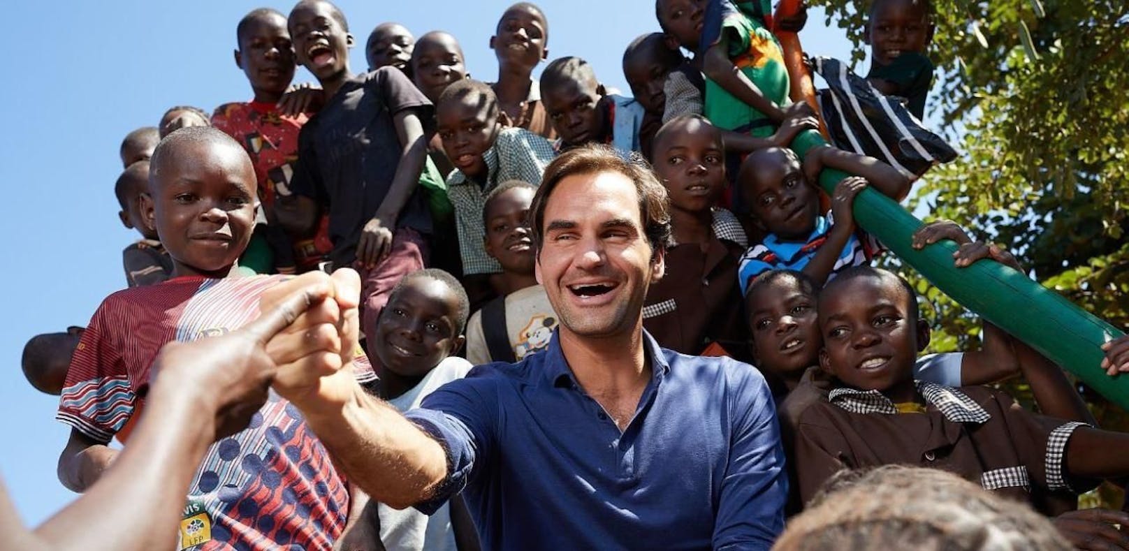 Tennis-Superstar Roger Federer hat mit seiner Stiftung bereits 1,5 Millionen Kinder in Afrika unterstützt. 