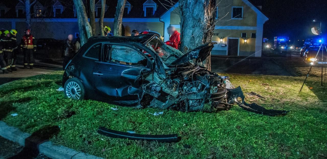 Heute.at - Todescrash in Himberg: Lenker nicht angeschnallt