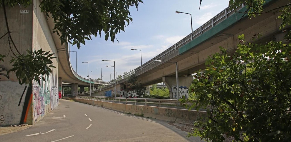 Die Brücke Knoten Nußdorf verbindet die Nordbrücke mit der Klosterneuburger Hochstraße als Teil der B14 nach Klosterneuburg