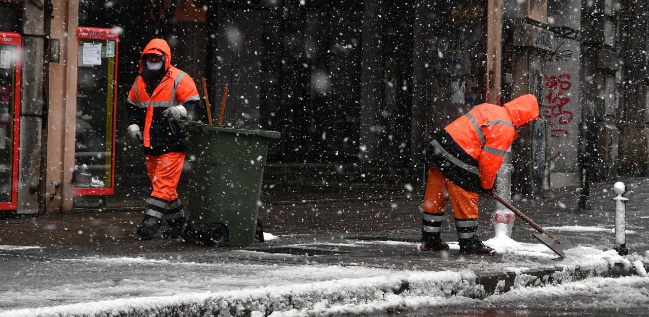 Heute.at - Kein Strom! Jetzt gehen Bosnier auf die Straße