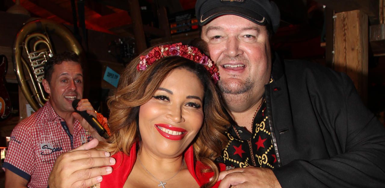 Heute.at - Patricia Blanco zeigt ihr Liebestattoo