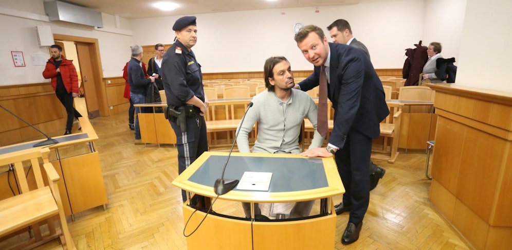 Sanel Kuljic Donnerstagvormittag mit Anwalt Philipp Wolm vor Gericht