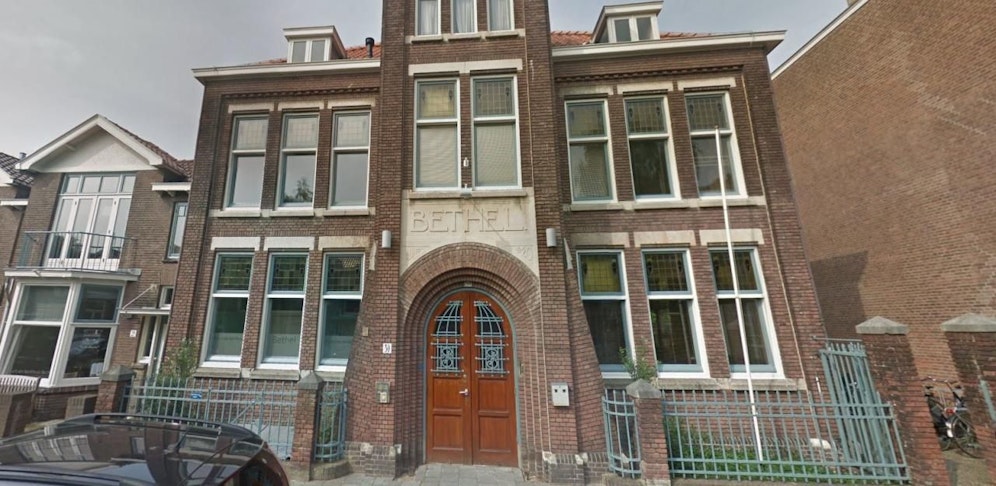 In dieser Kirche findet seit über einem Monat eine Messe statt. 