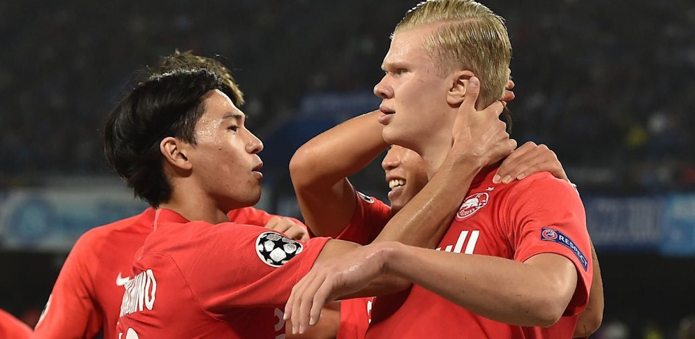 Erling Haaland brachte die Bullen durch einen Elfmeter in Napoli in Führung.