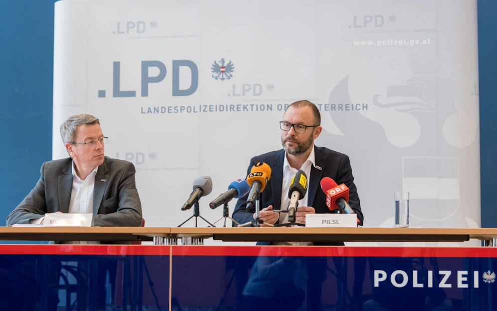 LKA-Chef Gottfried Mitterlehner (li.) und OÖ-Polizeidirektor Andreas Pilsl präsentierten die Kriminalstatistik. 