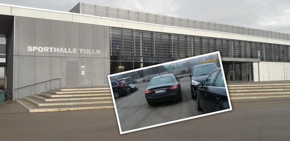 Die Zufahrt zur Sporthalle war versperrt.