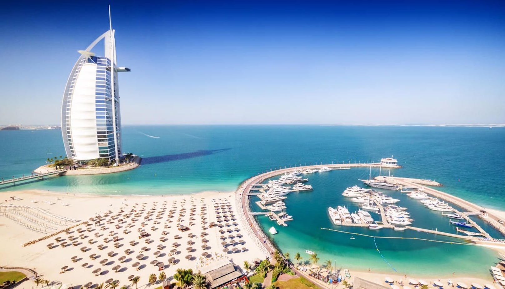In Dubai startet die Kreuzfahrt auf der AIDAprima.