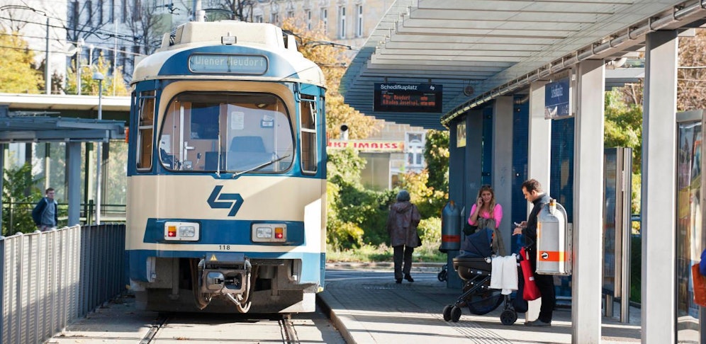 Die Badner Bahn: eine wichtige Pendlerverbindung im sŸüdlichen Umland von Wien.
