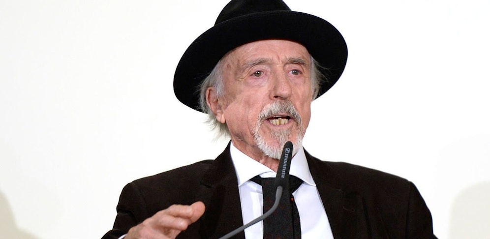 Der Künstler Arik Brauer bei einer Gedenkveranstaltung anlässlich der Befreiung vom NS-Regime und der Beendigung des Zweiten Weltkriegs in Europa im Bundeskanzleramt in Wien. 