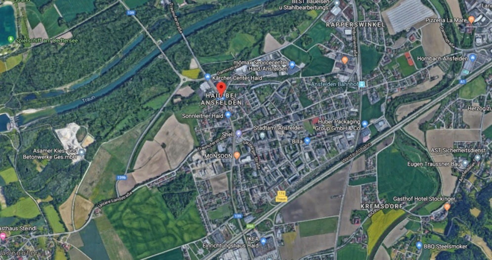 Der rabiate Radfahrer beschimpfte die Polizisten, wollte sie sogar bespucken. 