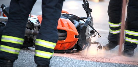 Der Biker wurde bei dem Unfall schwer verletzt