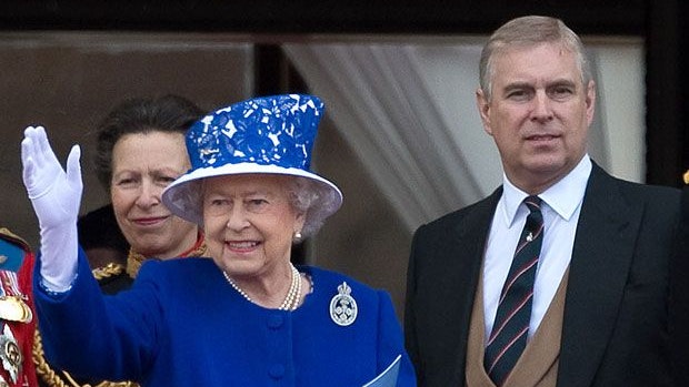 Heute.at - Monarchie wackelt: Royal feierte Orgie mit 9 Frauen