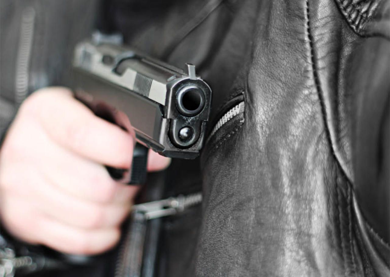 Ein 14- und ein 15-Jähriger sind wegen schweren Raubes angeklagt.