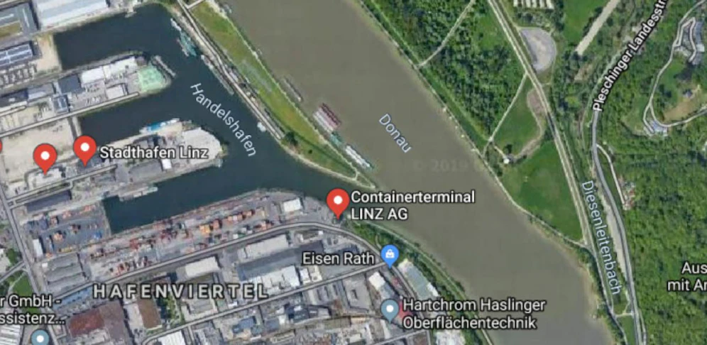 Bei der Ausfahrt Handelshafen wurde die Leiche gefunden, berichtet die Polizei.