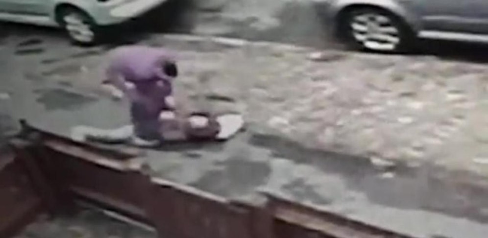 Der Räuber warf die 12-Jährige einfach zu Boden.