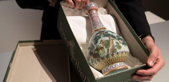 Diese Vase soll mindestens 500.000 Euro einbringen
