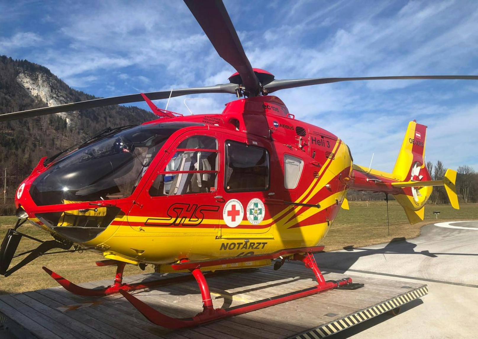 Der 12-Jährige wurde in die Unfallklinik nach Murnau (Deutschland) geflogen.