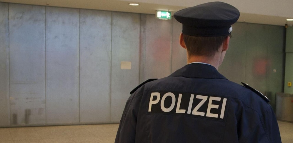 Die Frau wurde von der Polizei festgenommen. (Symbolbild)