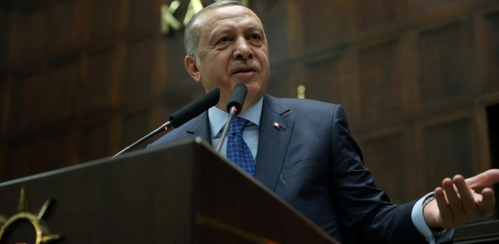 Recep Tayyip Erdogan bei der Rede vor seiner AKP (10. April 2018).