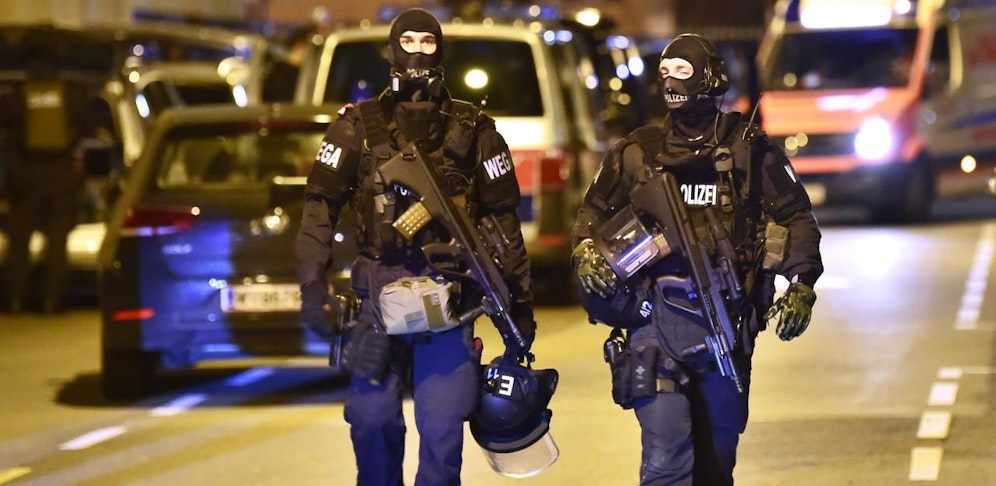 Mit Hilfe der WEGA wurde das Ottakringer Lokal umstellt.