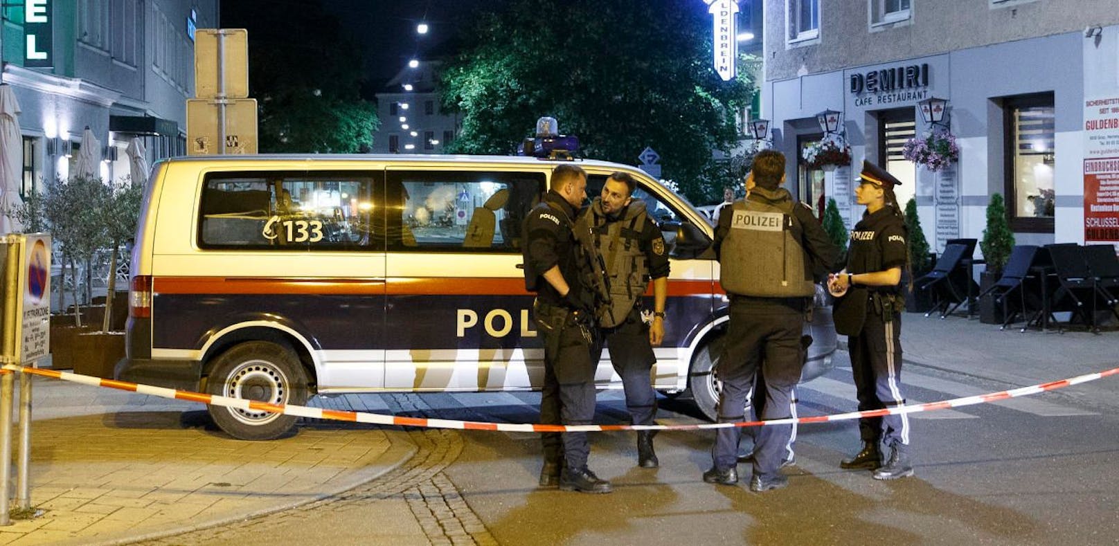 Nächtlicher Polizeieinsatz in Wien 

