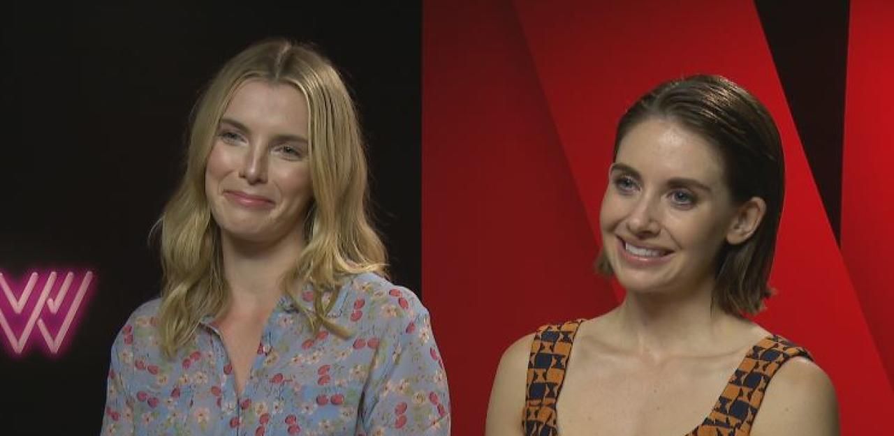 Heute.at - Alison Brie über Glow: Es wurde viel gefurzt