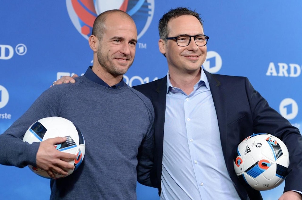 Bleiben ein Duo: Mehmet Scholl (li.) und Matthias Opdenhövel. 