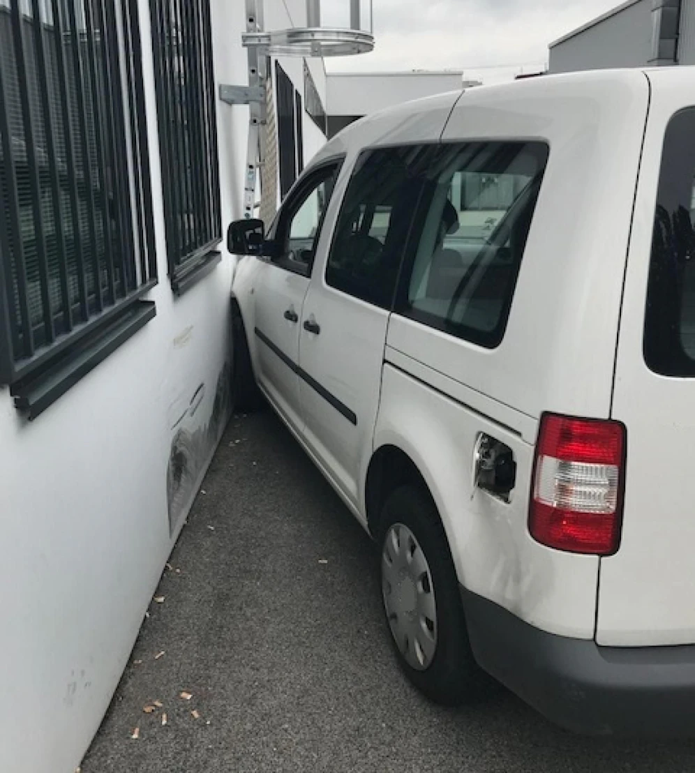 Die 24-Jährige schaffte es von Währing nach Landstraße. Dort krachte sie in die Mauer eines Lebensmittelgeschäfes. 