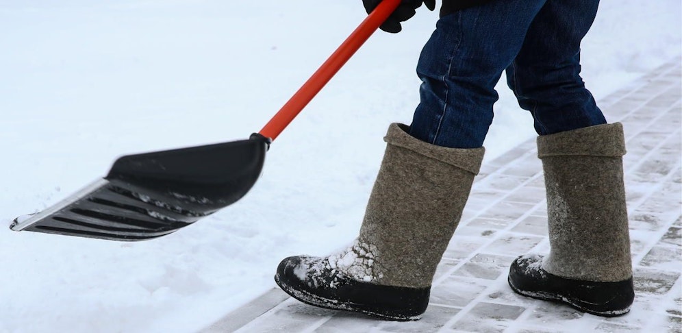 Schneeschaufeln. Symbolfoto