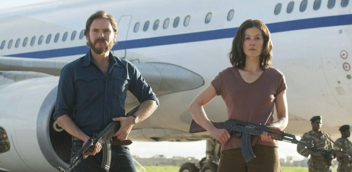 Szene – 7 Tage in Entebbe: Erst das Tanzen, dann der Terror | Heute.at