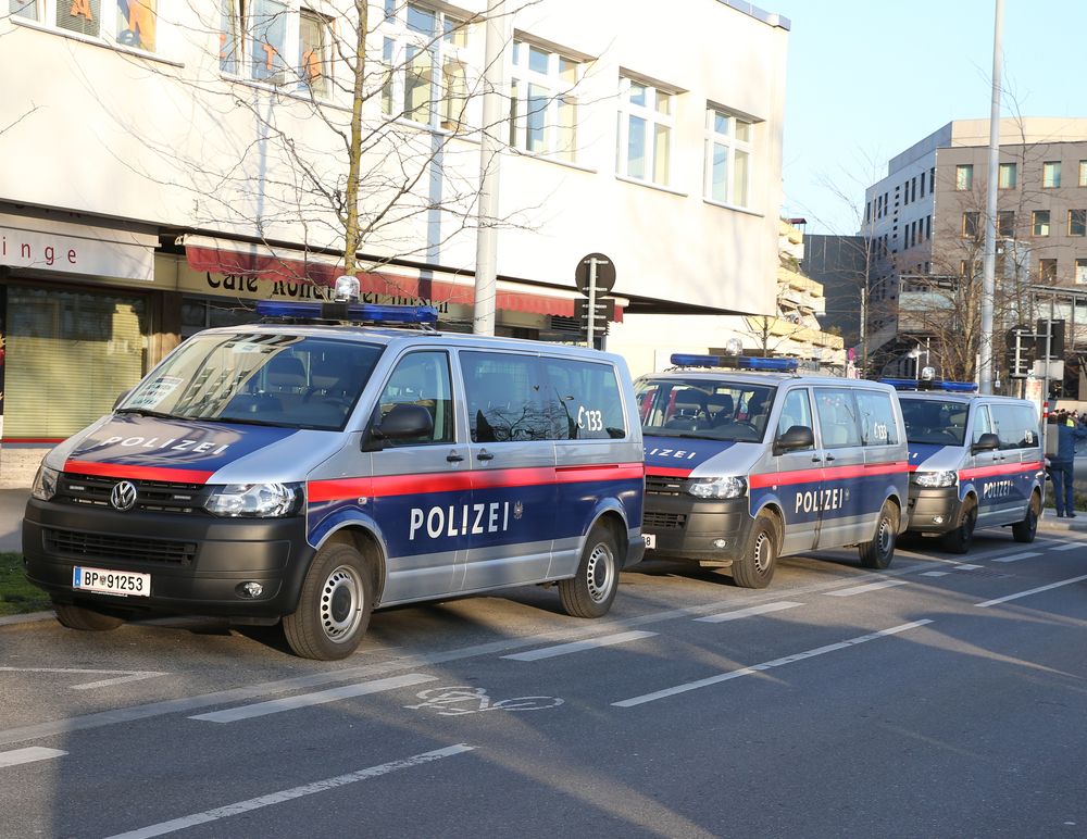 Die Polizei nahm die mutmaßlichen Schlepper fest.