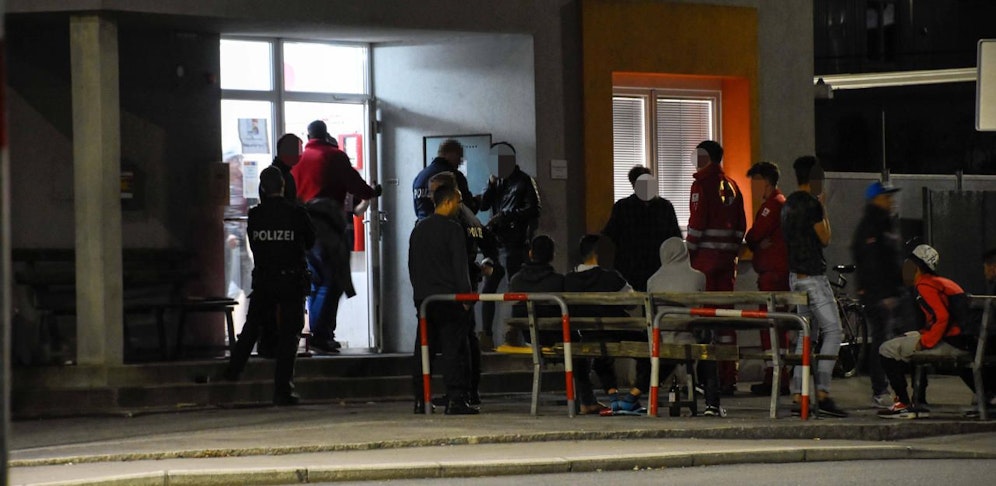 Schwerer Raub und absichtlich schwere Körperverletzung unter Nordafrikanern.