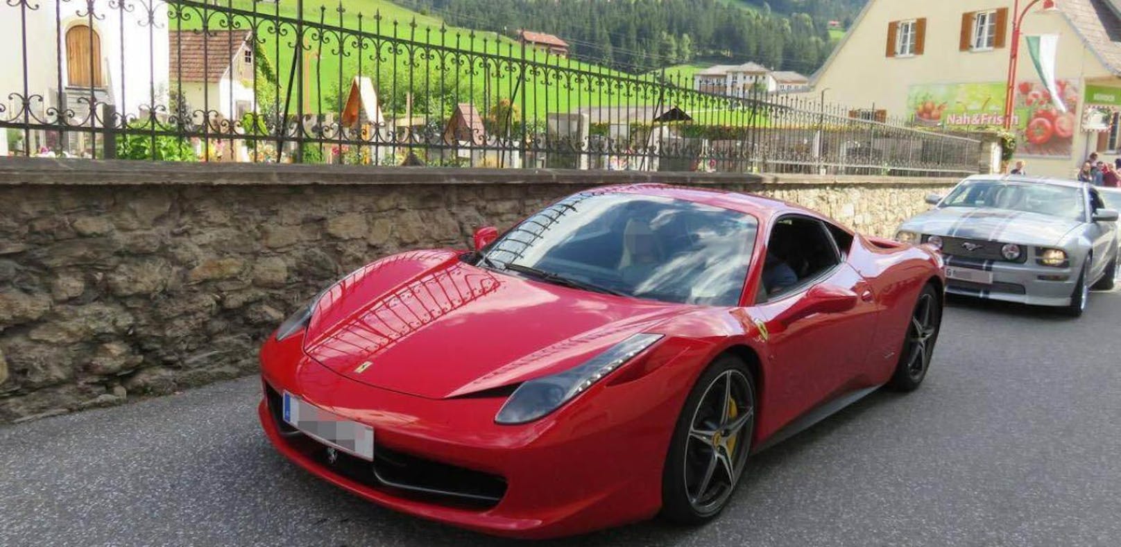 Dieser Ferrari 458 Italia wurde von dem Teenager gestohlen. 
