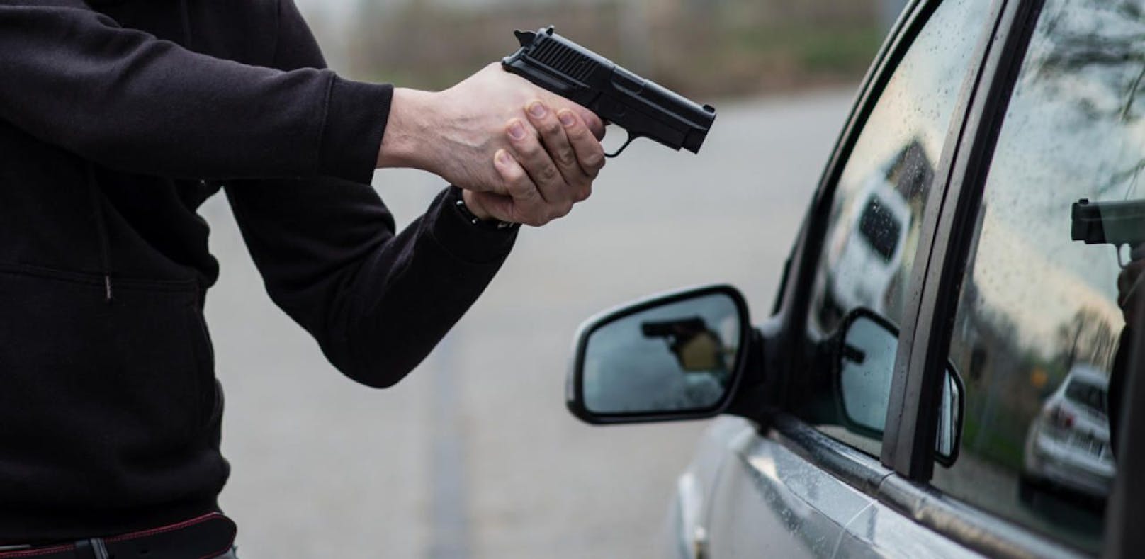 Streit unter Autofahrern: Bursche droht mit Pistole