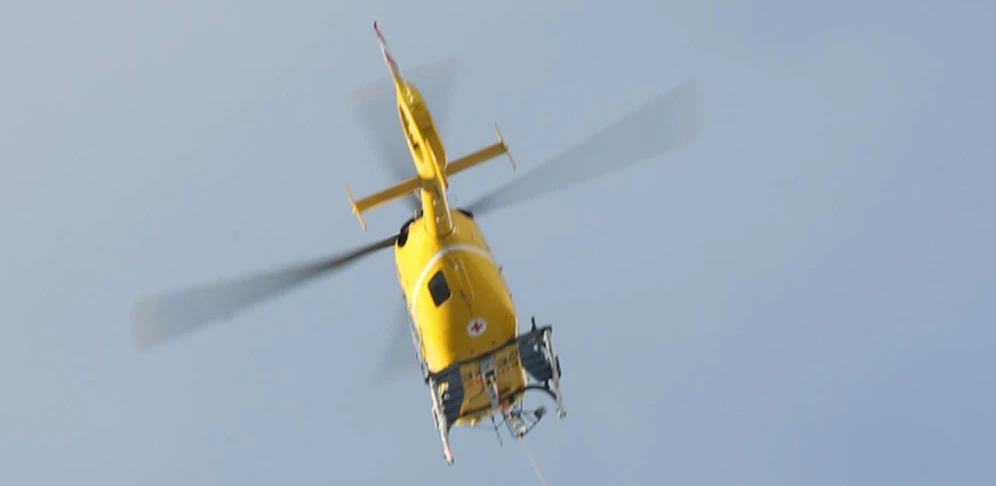 Der verunfallte Arbeiter wurde mit dem Rettungshubschrauber ins Krankenhaus geflogen.