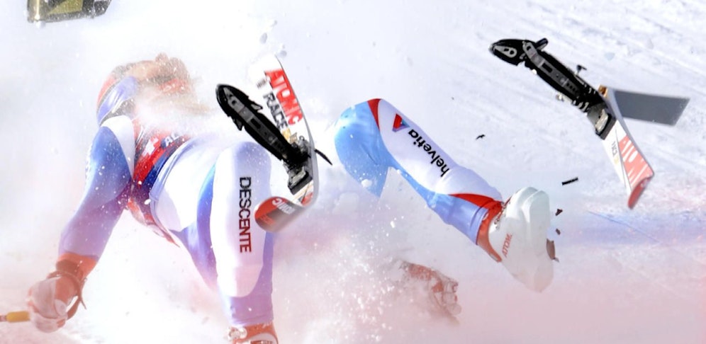 Kitzbühel, 22. Jänner 2009: <br> Der Schweizer Daniel Albrecht stürzt beim Zielsprung, schlägt nach 70 Metern auf der Streif auf. "Ich wusste nicht, wer ich bin."