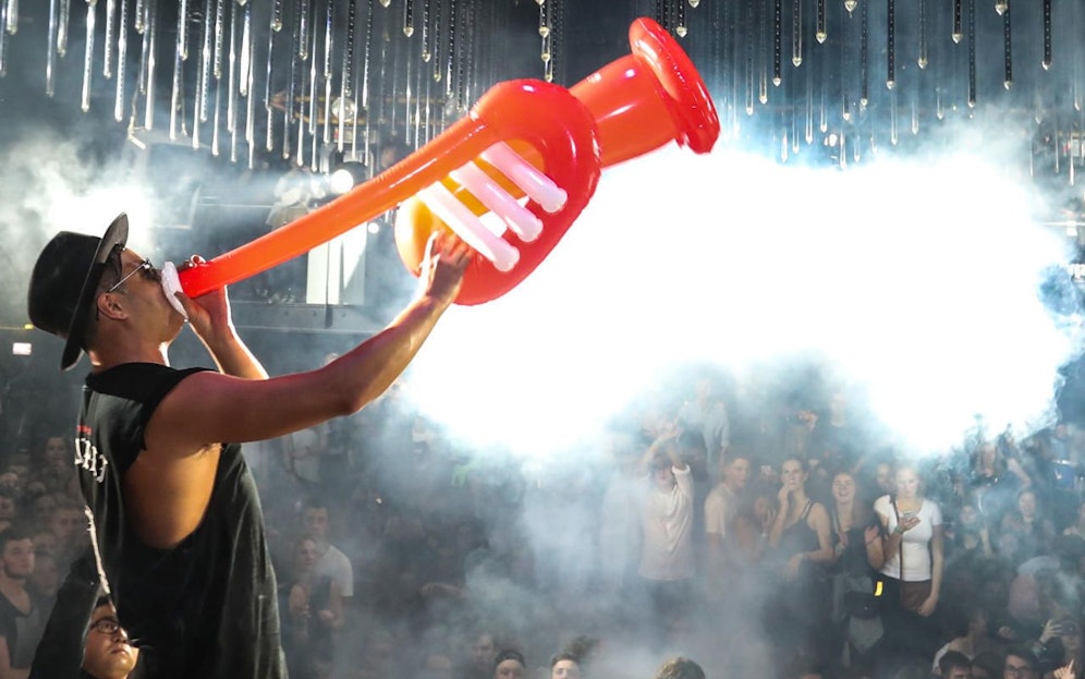 Timmy Trumpet heizt ordentlich ein in der Linzer TipsArena.