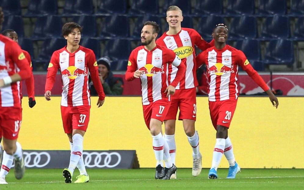 Salzburg bejubelt den Kantersieg. 