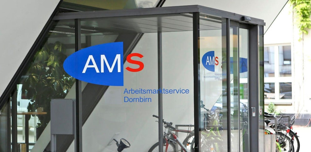 Das AMS sucht für einen 2.700-Euro-Job nun auch im Ausland.