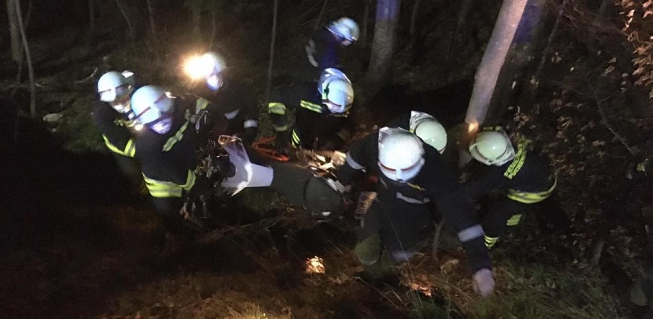 Heute.at - Kein Netz bei Notruf: Biker lag schwer verletzt im Wald