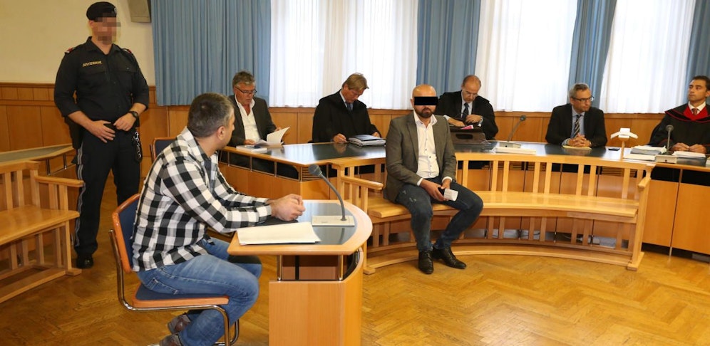 Zwei Angeklagte mit zwei unterschiedlichen Geschichten. 