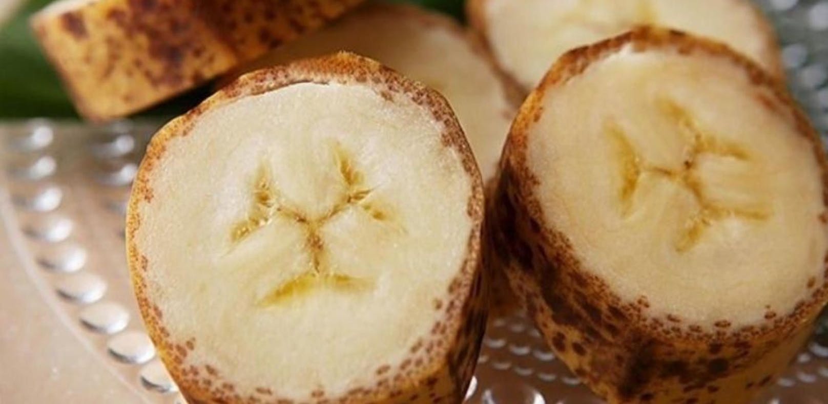 Mongee-Bananen kann man mit der Schale essen