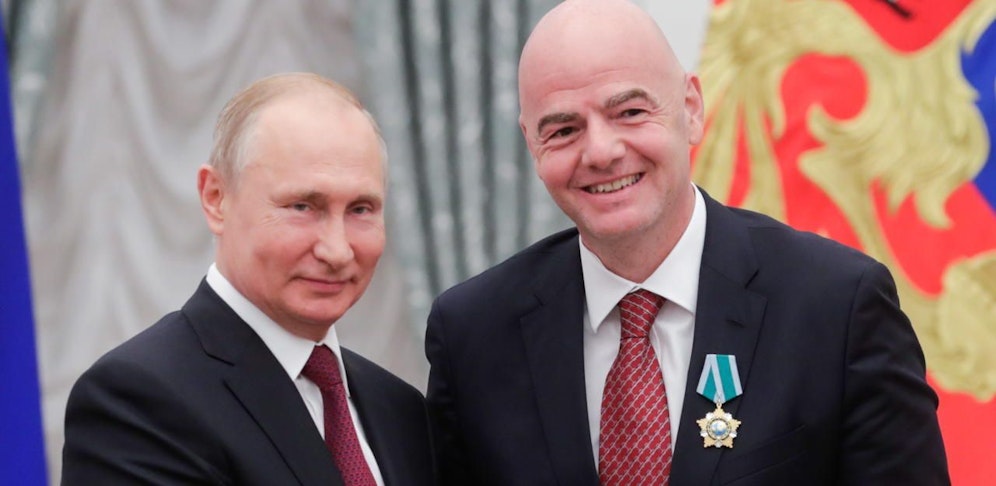 Wladimir Putin mit Gianni Infantino