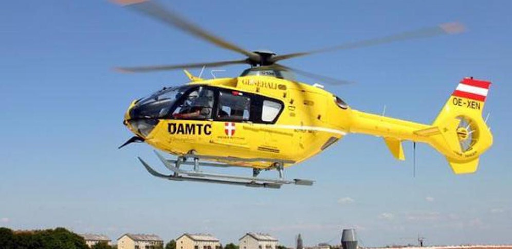 Der "Christophorus 9" brachte einen Mann ins UKH Meidling