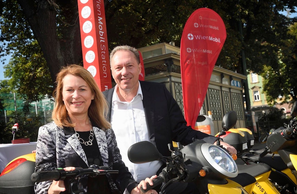 Die Wiener Linien erweitern ihre Sharing-Angebote. Am Rochusmarkt (Landstraße) und am Richard-Wagner-Platz (Ottakring) entstehen neue WienMobil-Stationen. Zum Start in Ottakring schauten auch Wiener Linien-Geschäftsführerin Alexandra Reinagl und Bezirkschef Franz Prokop vorbei. 