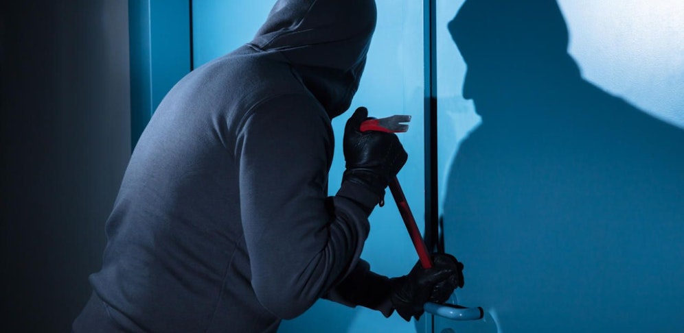 Die Täter konnten die Toiletten-Tür einfach nicht öffnen