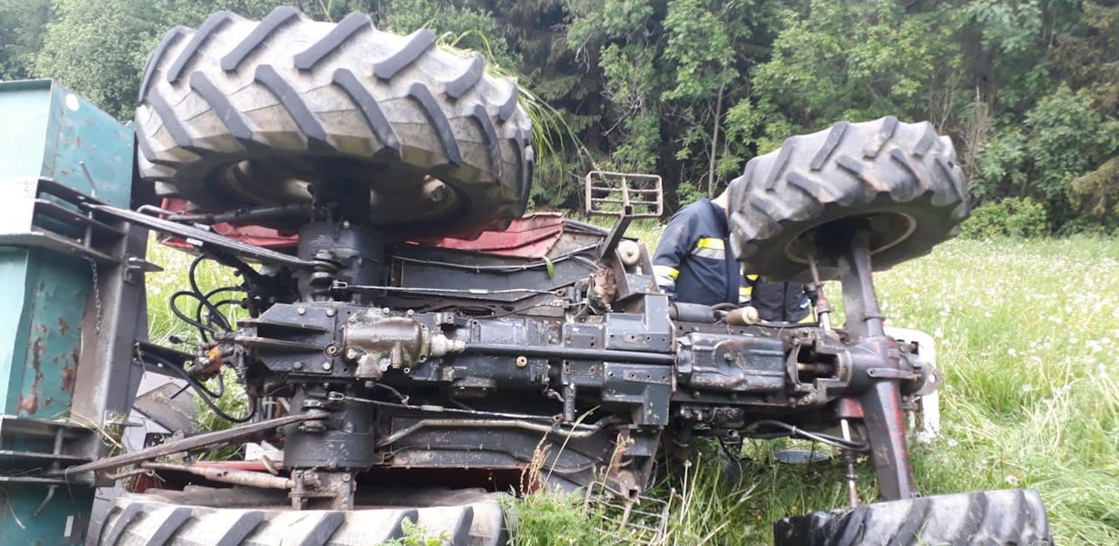 Traktor-Überschlag: Eltern finden verletzte Schülerin
