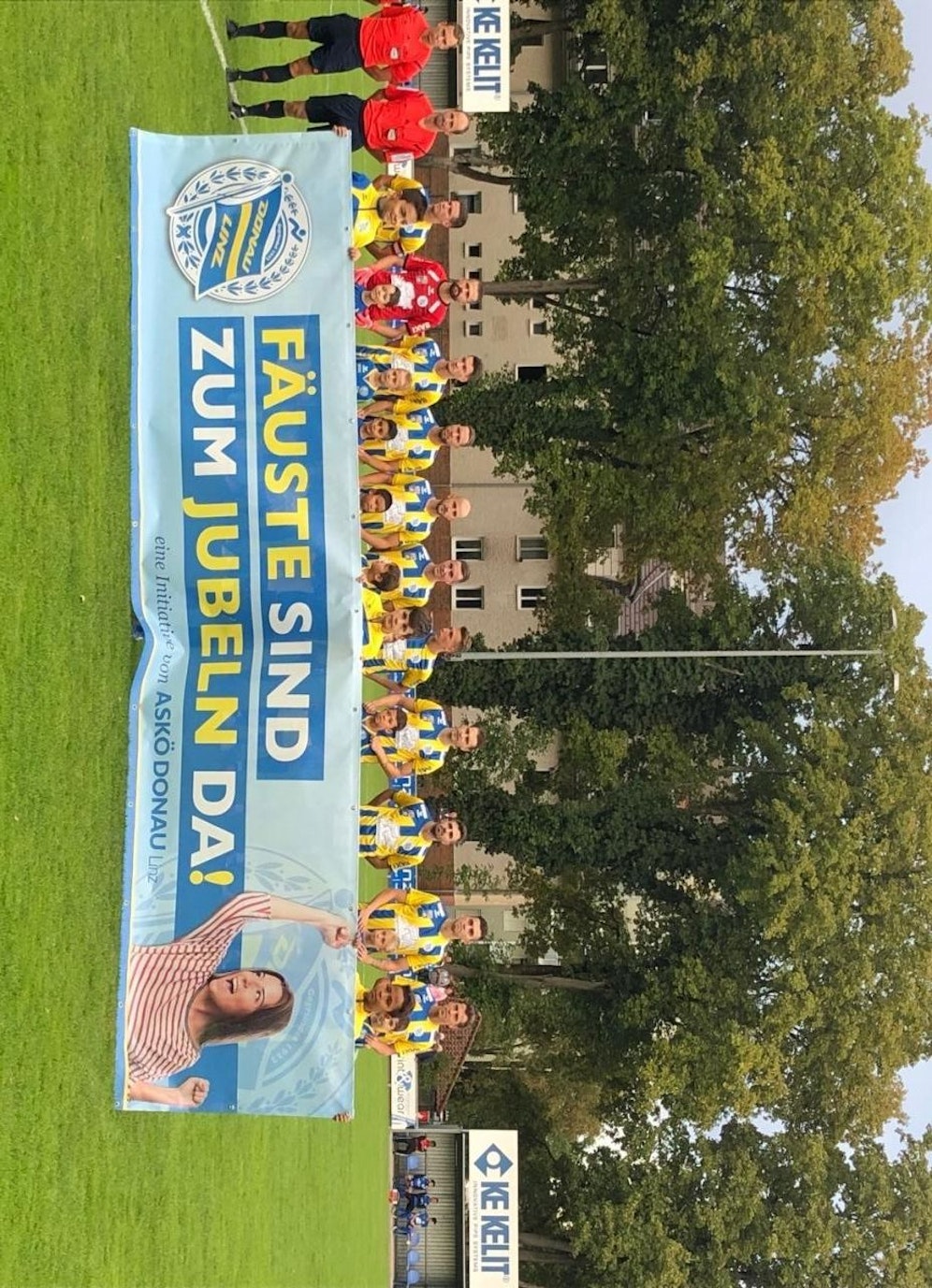 Kicker von Donau Linz zeigten ein deutliches Zeichen nach den Vorfällen bei Nachwuchsspielen.